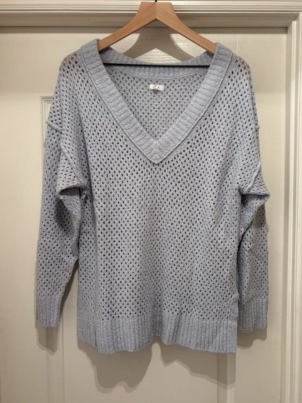 Women’s Aerie open knit v-neck oversized sweater size M